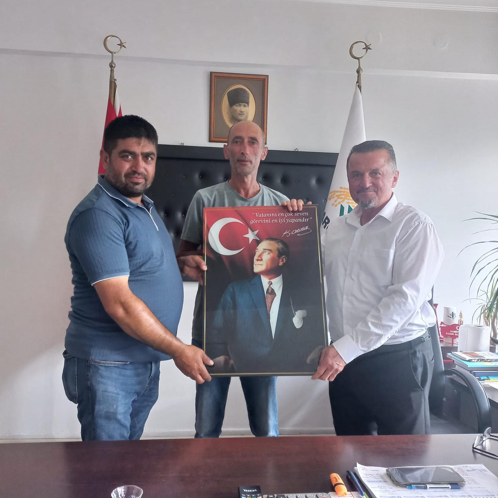 KARGI FEN LİSESİ OKUL AİLE BİRLİĞİ YÖNETİCİLERİ, BAŞKANIMIZ HAMİT DERELİ’Yİ ZİYARET ETTİ