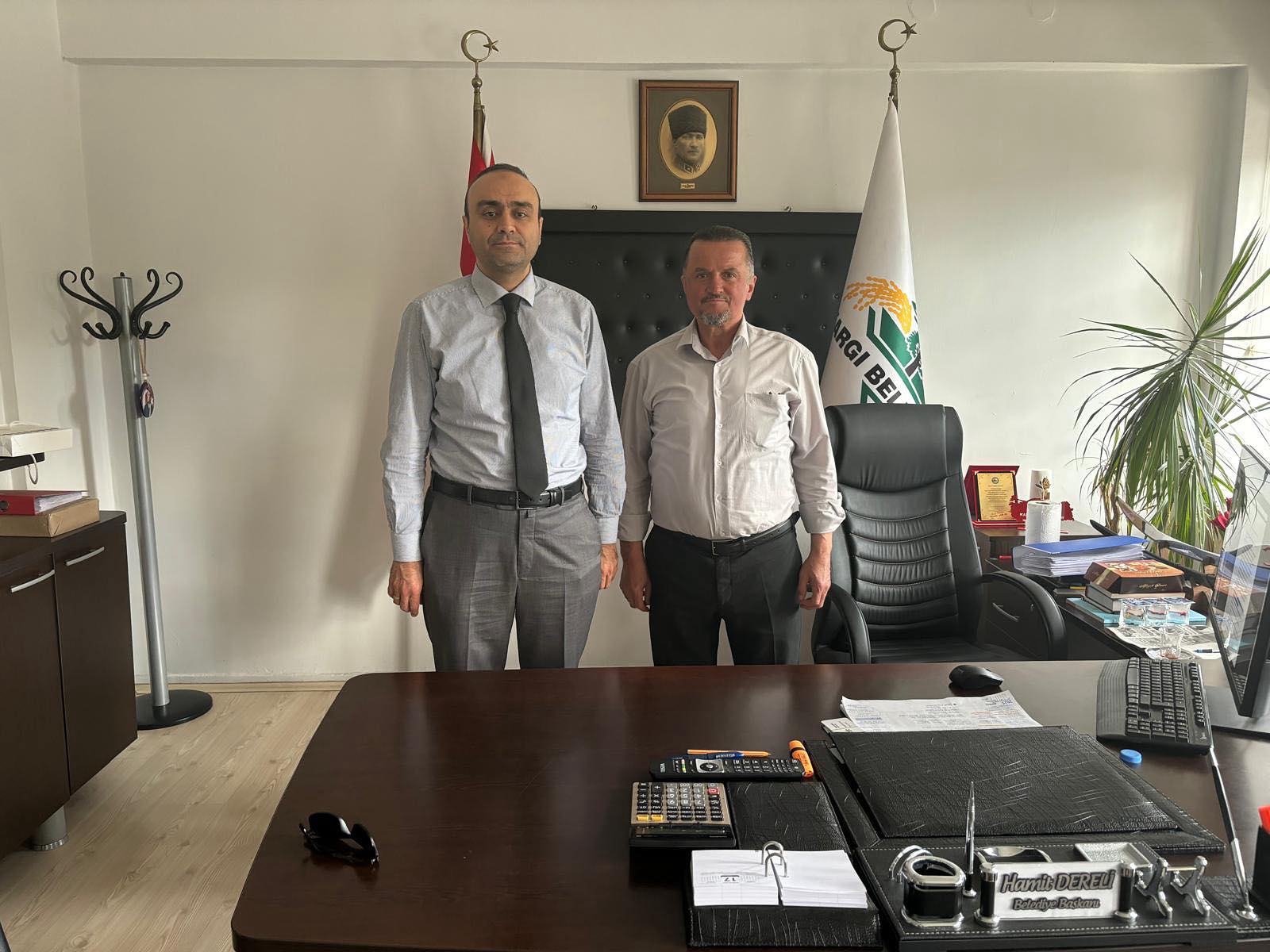 OKA YATIRIM DESTEK UZMANI MUZAFFER AMMAR SAKALI, BAŞKANIMIZ HAMİT DERELİ'Yİ ZİYARET ETTİ